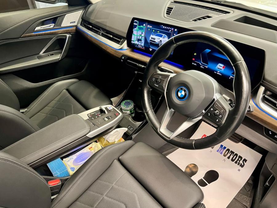iX1 xDrive30 xLine - Image 3